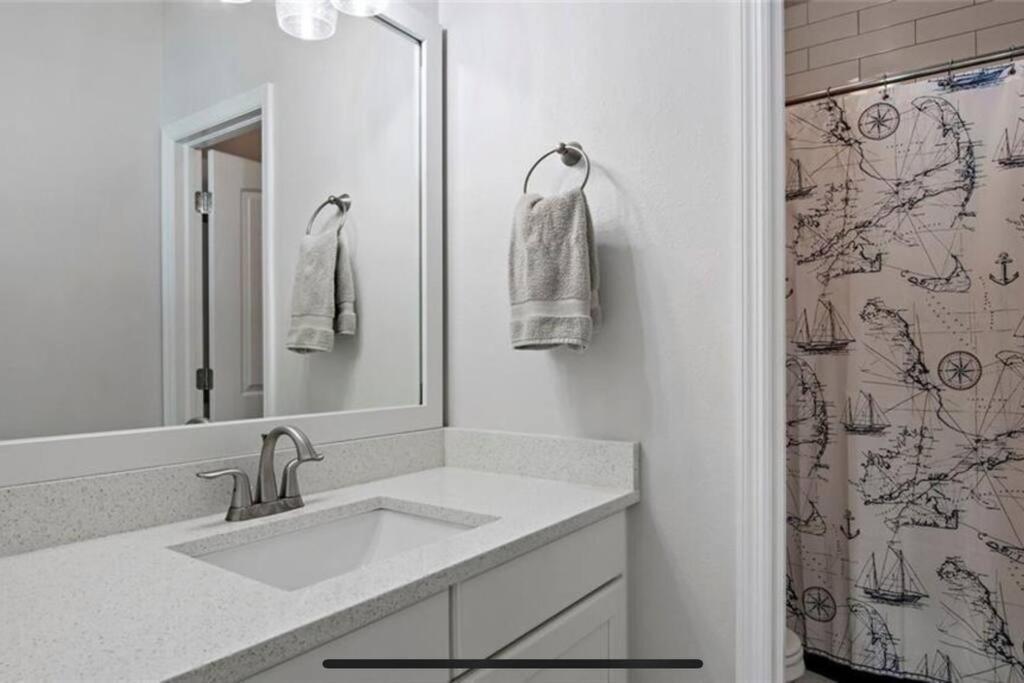 Luxurious Modern Townhouse Right Across Beach!! Table Tennis St. Pete Beach Buitenkant foto