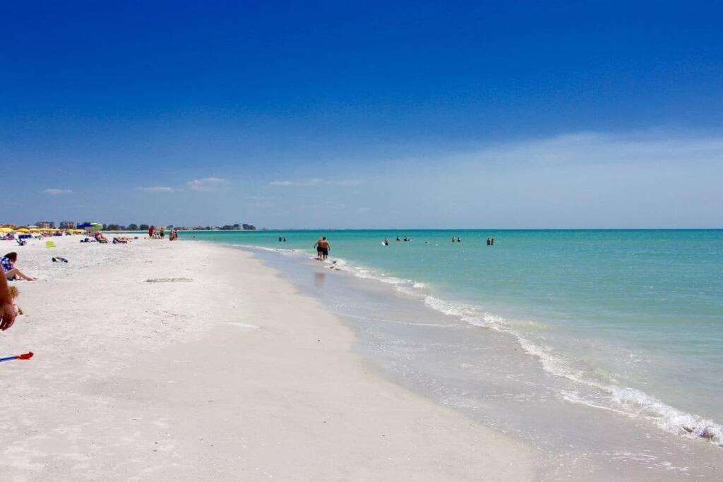 Luxurious Modern Townhouse Right Across Beach!! Table Tennis St. Pete Beach Buitenkant foto